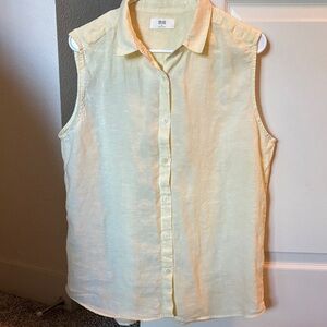 Uniqlo Women’s Butter Yellow Shirt 100% Linen
Size XL